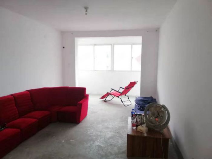 滨河东城 3室2厅2卫 137m&sup2;