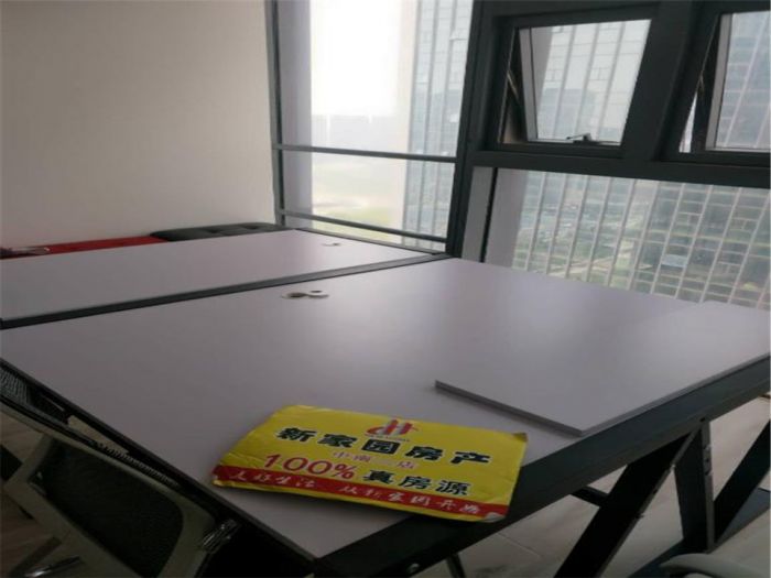 凤凰文化广场 3室1厅1卫 117.81m&sup2;