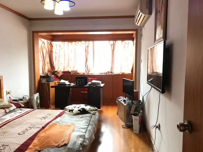 世纪园 5室2厅2卫 142m&sup2;