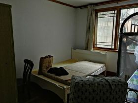 小石桥花苑 3室2厅1卫 110m&sup2;