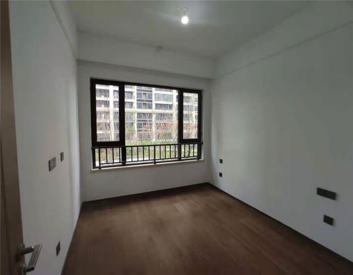 春风南岸东园 4室2厅3卫 215m&sup2;