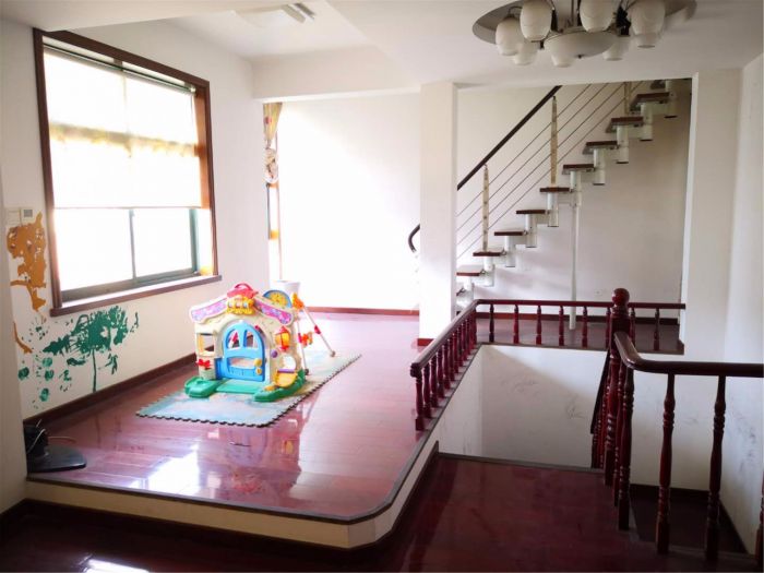 凤凰莱茵苑 4室2厅2卫 258m&sup2;
