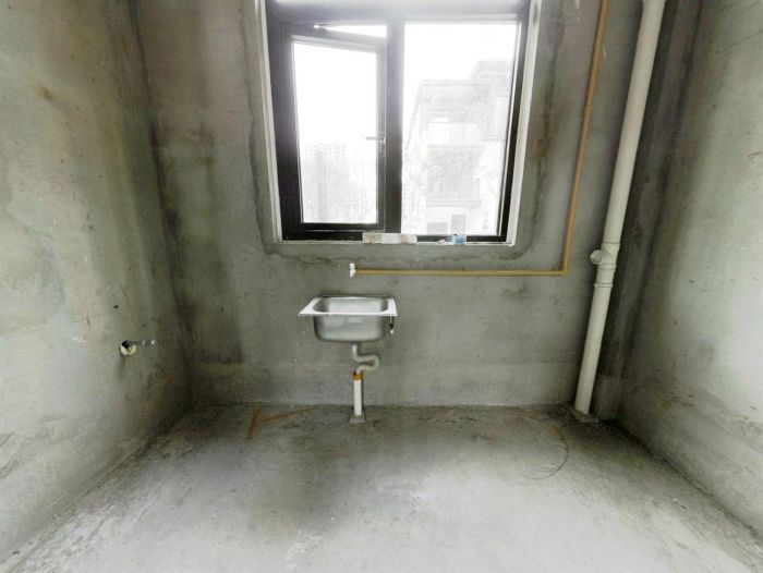 绿地新里城 3室2厅3卫 140m&sup2;