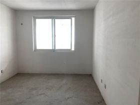 天山花苑 3室1厅1卫 142m&sup2;