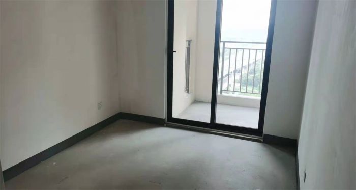绿地新里城 3室2厅1卫 106m&sup2;
