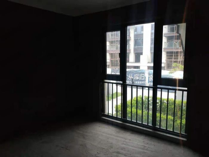 万科翡翠东第 4室2厅2卫 300.00m&sup2;