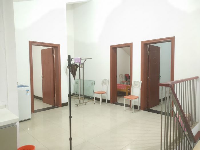 新胜花苑 5室2厅1卫 125m&sup2;