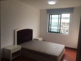 新城小区 5室3厅2卫 136m&sup2;