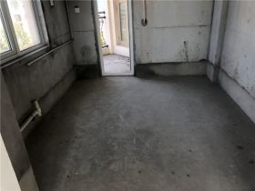 军山花园 4室2厅2卫 200.00m&sup2;