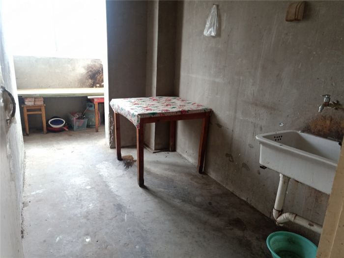 春天花园 1室1厅1卫 57m&sup2;