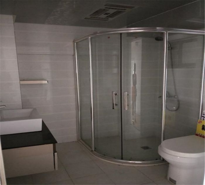 鸿运大厦 3室2厅1卫 128m&sup2;