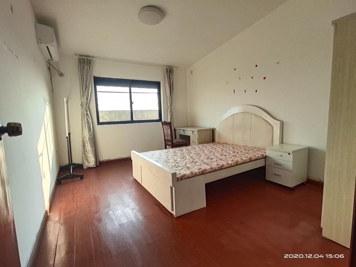 紫东南苑 6室2厅2卫 130m&sup2;