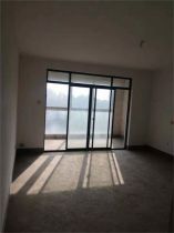 星湖花园 3室2厅2卫 205.3m&sup2;