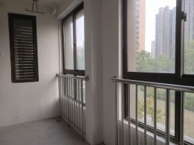 兴石花园 3室1厅1卫 105.15m&sup2;