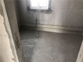军山花园 4室2厅2卫 200.00m&sup2;