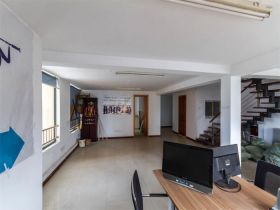 奥特莱斯 4室2厅2卫 112m²
