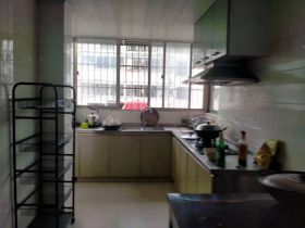 新胜花苑 3室2厅1卫 125m&sup2;