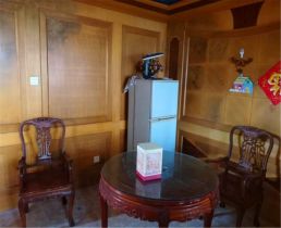 南园路18号大院 4室2厅2卫 154m&sup2;