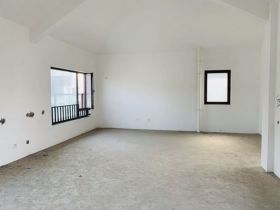 城山隐花苑 4室3厅3卫 223.49m&sup2;