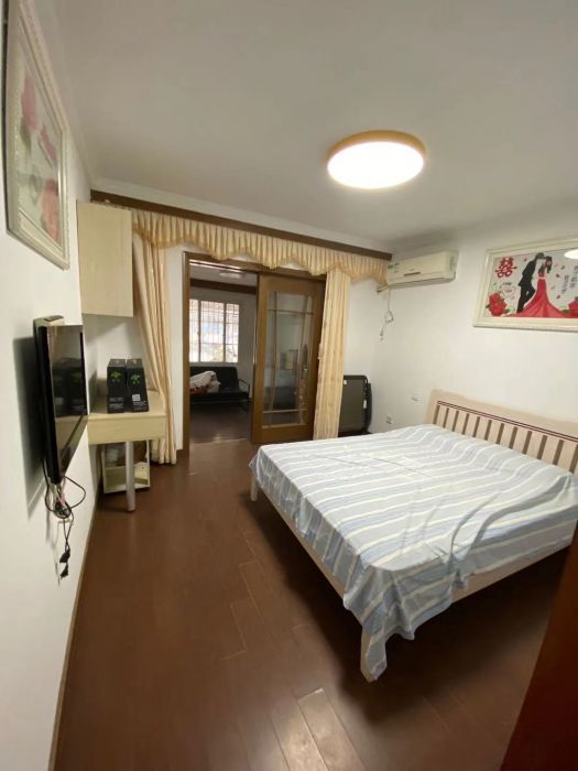 华侨花苑 4室1厅2卫 140m&sup2;