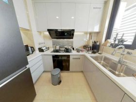 绿城沁园 3室2厅2卫 133m&sup2;