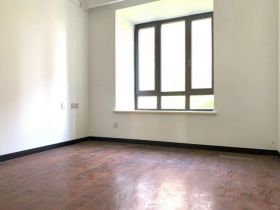 军山花园 3室3厅2卫 137m&sup2;