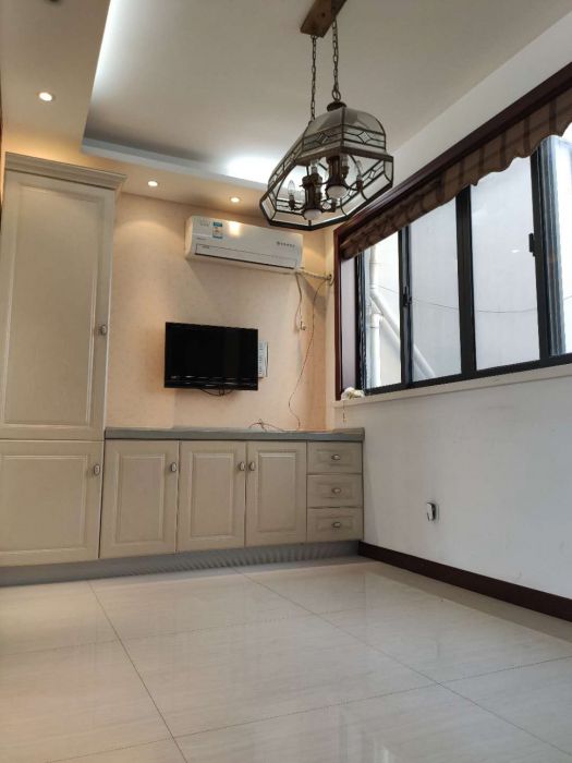 万通城 3室2厅2卫 135m&sup2;