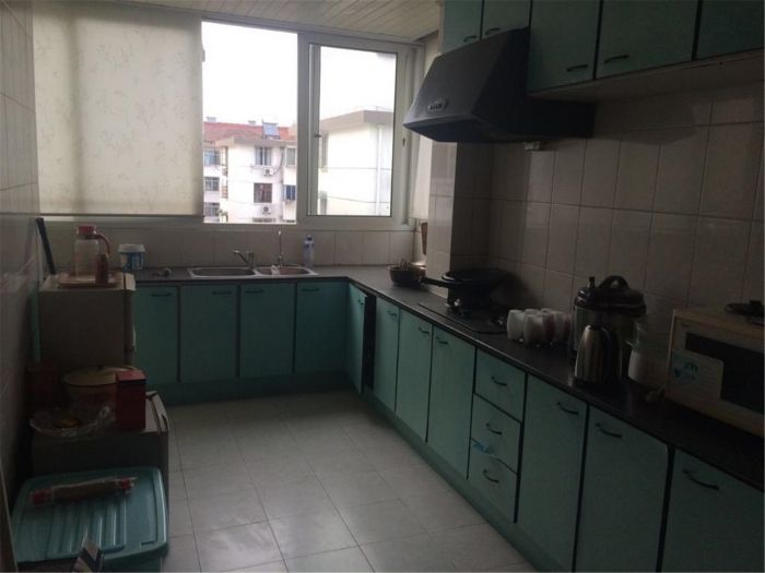 光明南村 5室2厅1卫 191m&sup2;