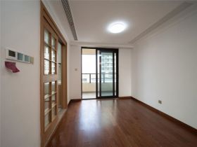 雍华府 4室2厅2卫 136m&sup2;