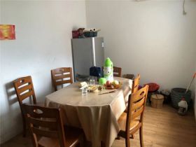 北濠桥东村 4室2厅2卫 140.00m&sup2;