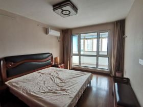 天都花苑 4室2厅2卫 129m&sup2;
