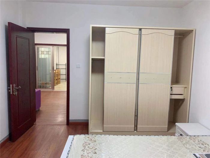 三里墩花苑 1室1厅1卫 61m&sup2;