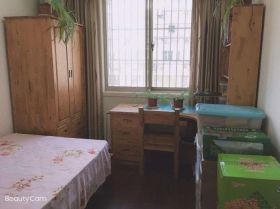 前景花苑 4室2厅1卫 135m&sup2;