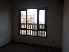 莱茵河畔 4室2厅2卫 135m&sup2;