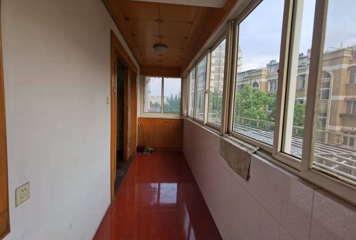 天虹公寓 3室2厅1卫 145.00m&sup2;