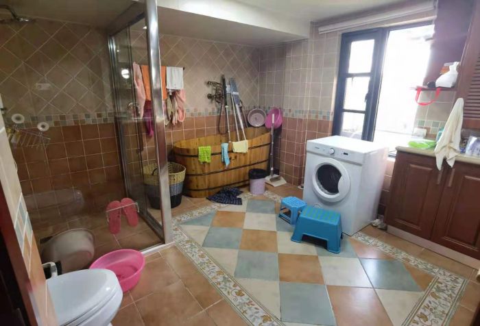 益兴名流府 4室2厅2卫 187.00m&sup2;