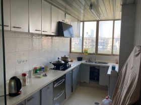 天都花苑 4室2厅2卫 178m&sup2;