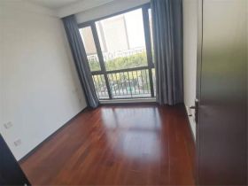 云樾东方 3室2厅2卫 136m&sup2;