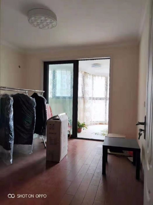 高迪晶城 3室2厅2卫 161m&sup2;