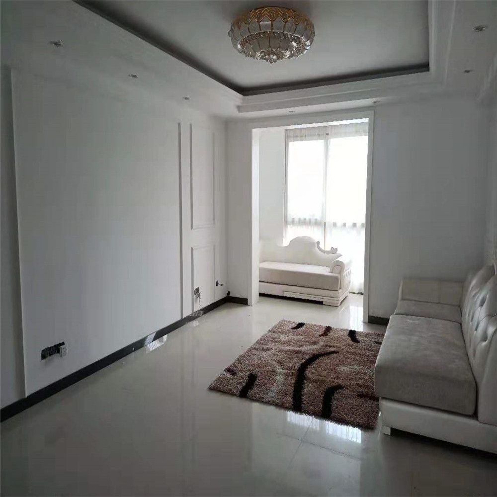军山花园 3室2厅2卫 138m&sup2;