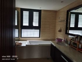 圆融广场公馆 4室2厅3卫 230m&sup2;