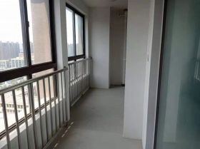 兴石花园 3室2厅1卫 129m&sup2;