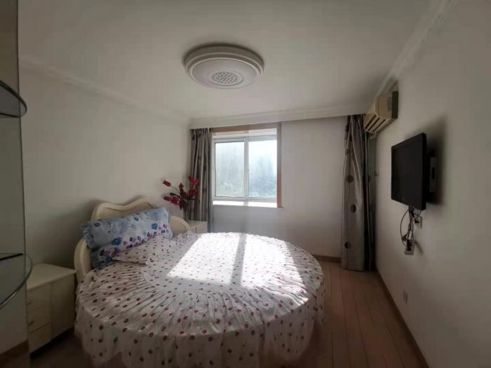 春晖花园 3室2厅1卫 121m&sup2;