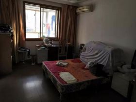 天都花苑 3室2厅1卫 138m&sup2;