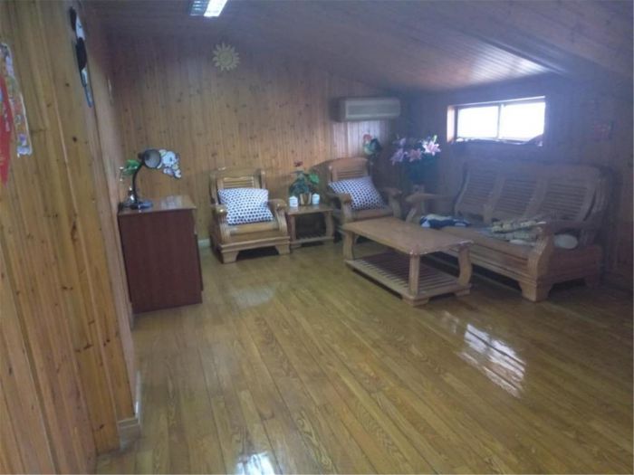 银花苑 4室2厅1卫 131m&sup2;