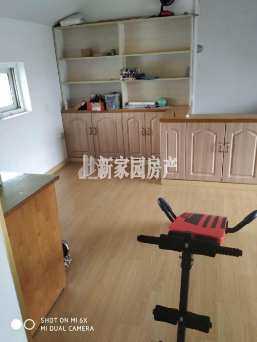 新星苑 3室2厅1卫 136m&sup2;