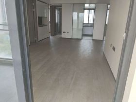 万科翡翠公园 3室2厅2卫 105m&sup2;