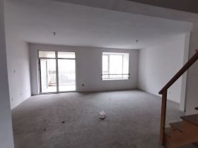 军山花园 4室2厅2卫 167m&sup2;