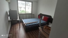爱玛花苑 4室2厅2卫 136m&sup2;