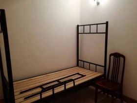 莲花苑 5室2厅1卫 94.41m&sup2;